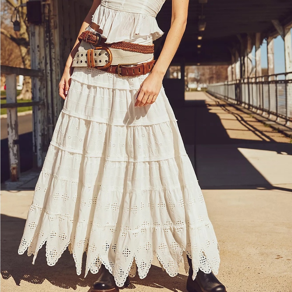 NWTS FREE PEOPLE EYELET MAXI SKIRT (M)